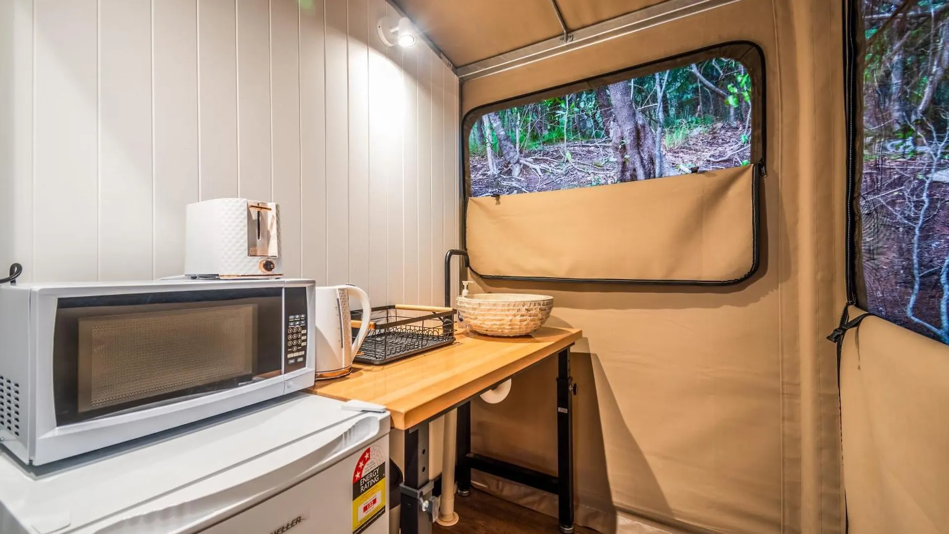 King Safari Tent 9 Nelly Bay 0*,  Australia